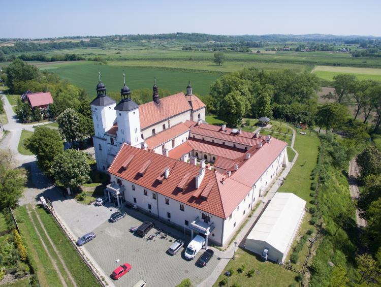 Hotel*** św. Norberta w Hebdowie – zaledwie 30 km od Krakowa przy trasie na Sandomierz!