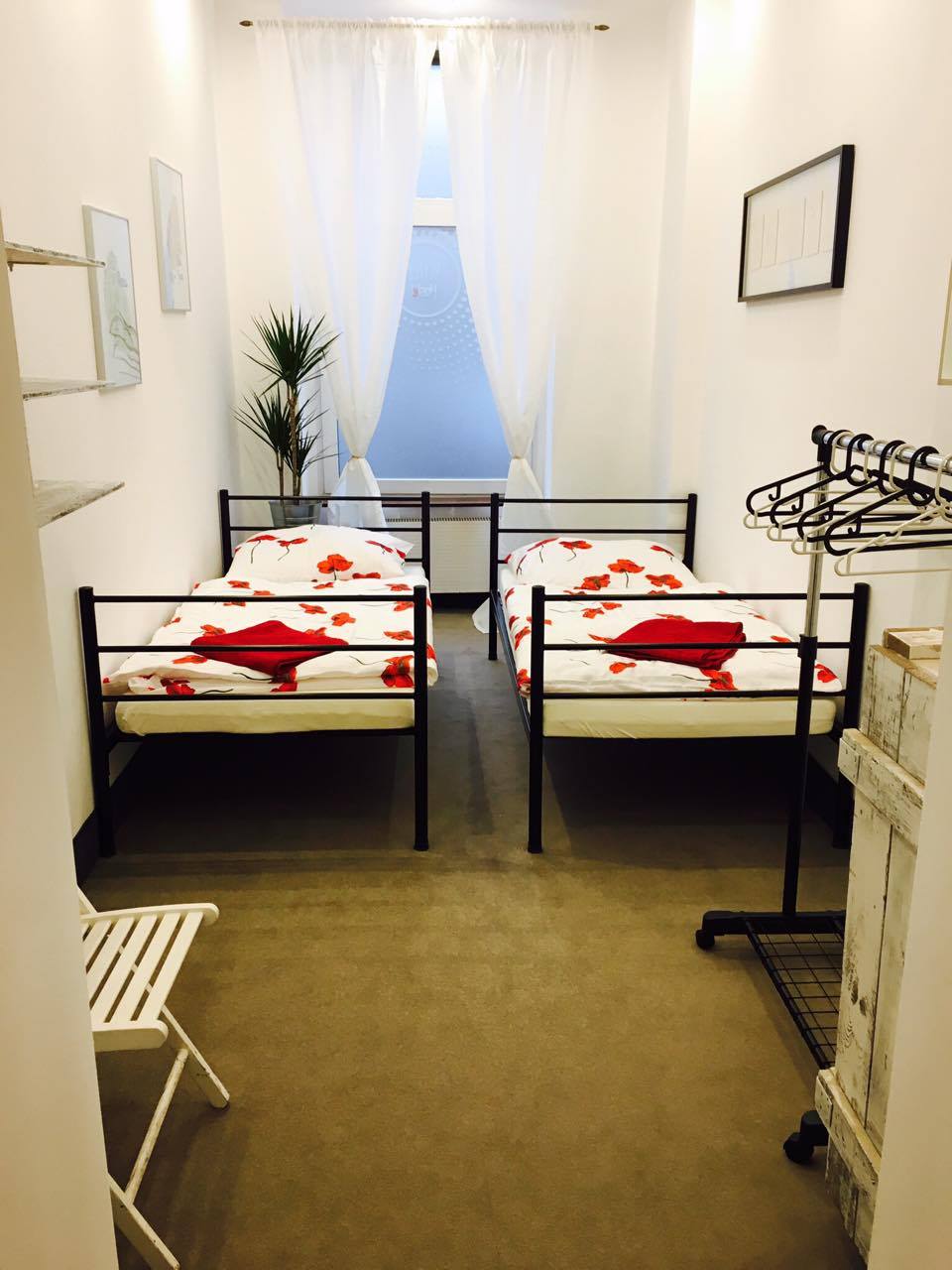 FlyFly Hostel - pokoje do wynajęcia