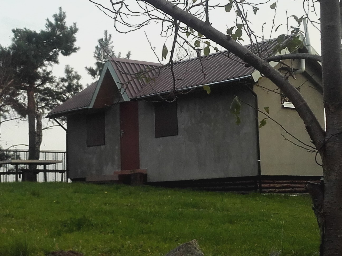 MAŁY DOMEK NA LATO